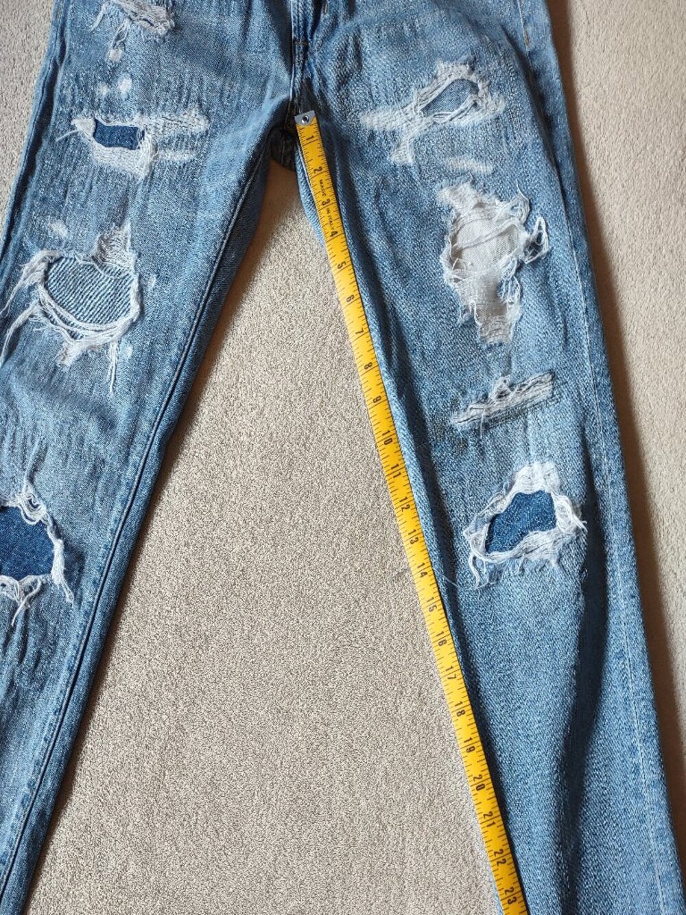 American Eagle Outfitters Distressed Jeans Men’s 31x32 Light Wash Ripped Denim - Picture 4 of 8